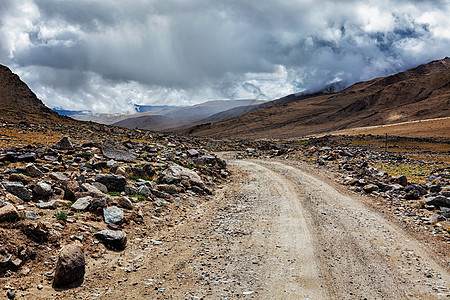 拉达克喜马拉雅山的土路喜马拉雅山的土路图片