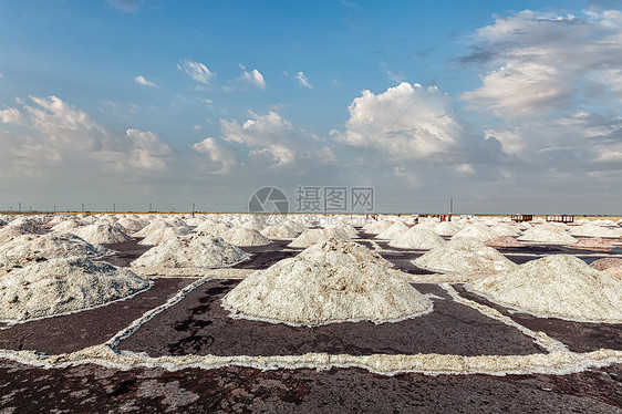 白天桑巴湖的盐矿桑巴尔,拉贾斯坦邦,印度盐湖城的盐矿图片