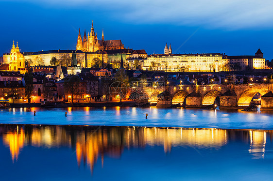 查尔斯桥卡卢夫最布拉格城堡布拉格城堡的景色布拉格,捷克共国查尔斯桥卡卢夫最布拉格城堡的景色图片