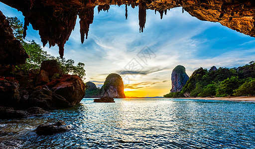 热带假日海滩度假泰国旅游全景普兰昂海滩日落泰国克拉比省拉雷普兰昂海滩的日落泰国克拉比省拉雷图片