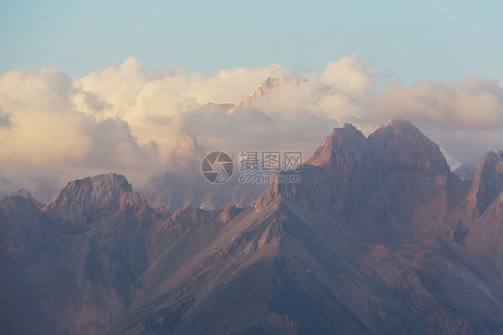 塔吉克斯坦范恩山的美丽景观图片