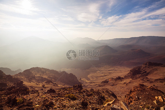 夏威夷毛伊岛黑拉卡拉火山美丽的日出场景图片