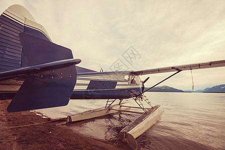 阿拉斯加的水上飞机夏天的季节图片