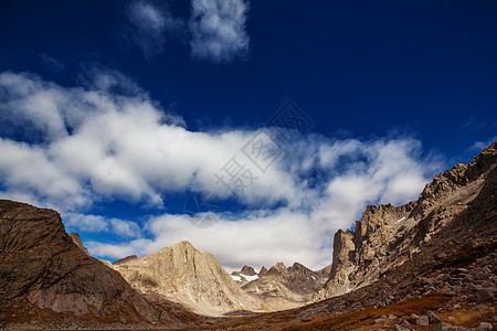 美国怀俄明州的风力山脉徒步旅行秋天的季节图片