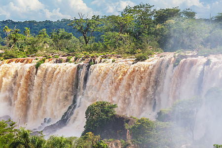 隐IguassuIguazu落阿根廷巴西边境,Instagram过滤器上丛林中强大的瀑布图片