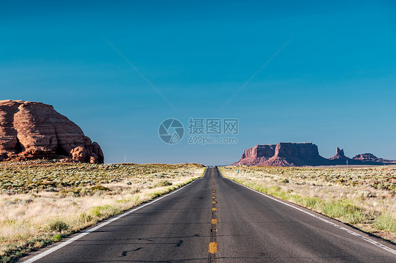 美国亚利桑那州丰碑谷的空景公路图片