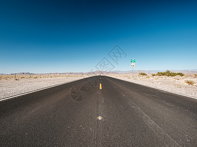 美国内华达州沙漠开放公路图片