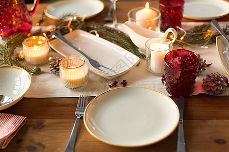 诞节假日饮食家里为节日晚餐提供餐桌家里为诞晚餐提供桌子图片