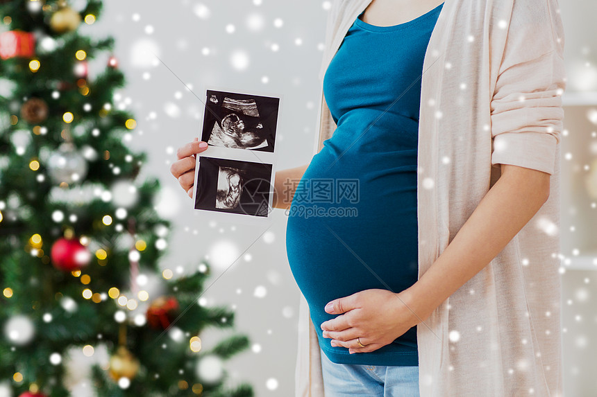 ‘~怀孕,寒假人们的密切孕妇与婴儿超声图像诞节孕妇诞节超声波图像  ~’ 的图片
