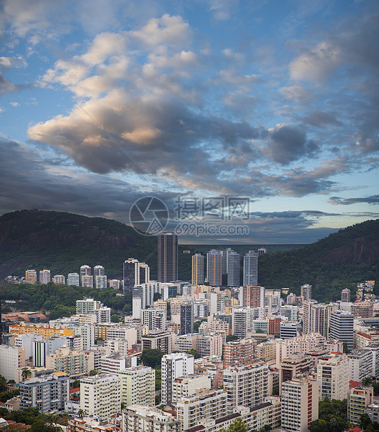 里约热内卢,巴西穿过海湾的城市景色图片