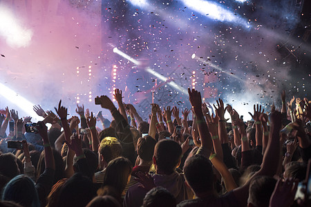 dj设置音乐会上的人等演出背景