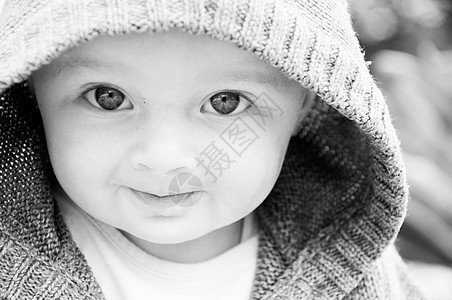 个婴儿兜帽里的肖像图片