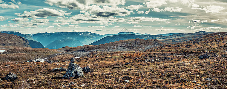 高挪威山脉全景图片