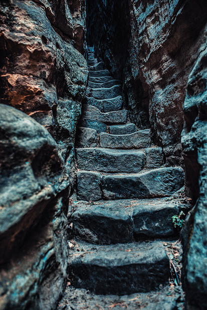 高山上的石头楼梯