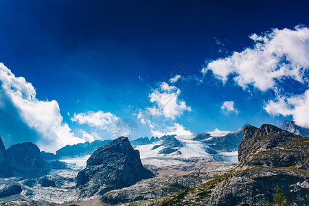 高山蓝天景观图片