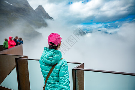 巨魔路瞭望观察甲板观景点美丽的自然挪威图片