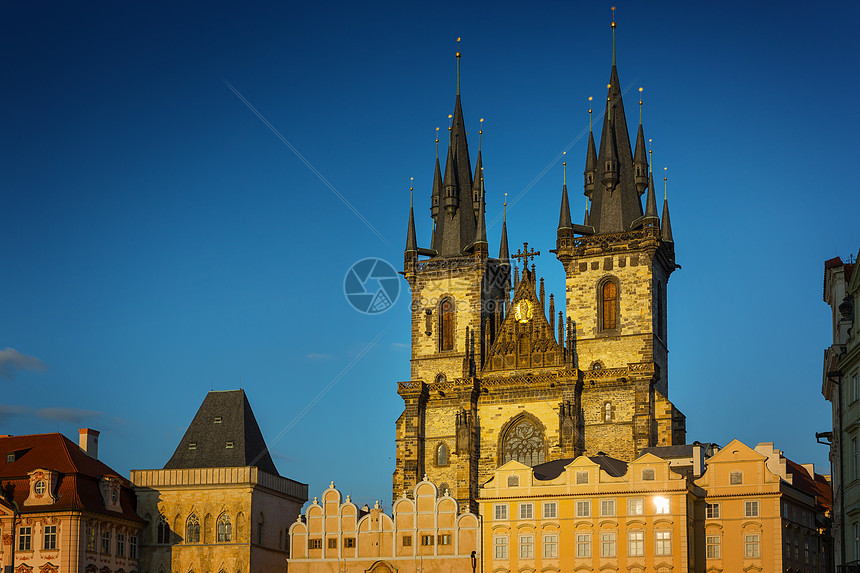 捷克共国布拉格老镇广场泰恩之前们女士的教堂图片