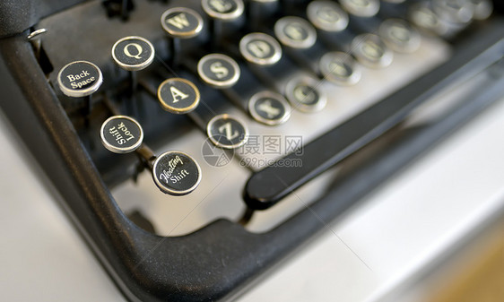 旧打字机的详细信息图片
