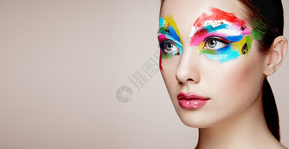 漂亮的女人脸完美的妆容美容时尚睫毛化妆品眼影图片