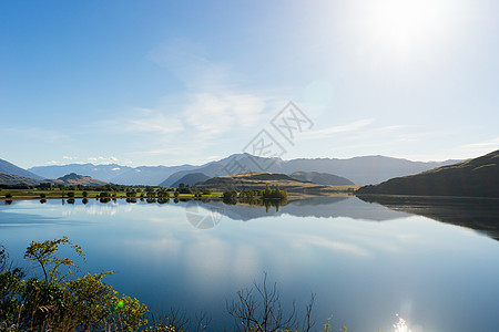 风景如画新西兰阿尔卑斯山湖泊的自然景观图片