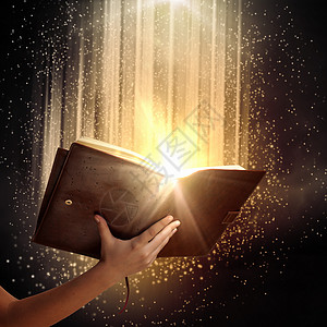 魔法书人类用魔法灯着魔法书图片