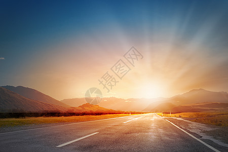 空沥青路太阳天际线升日出路上图片