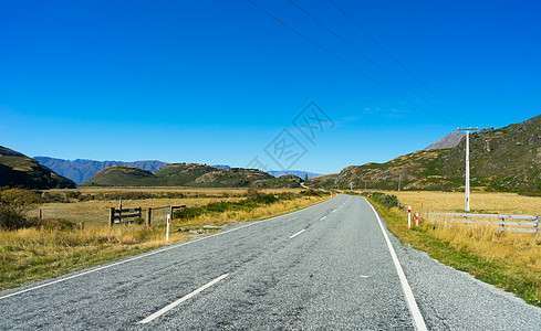 风景如画新西兰阿尔卑斯山道路的自然景观图片