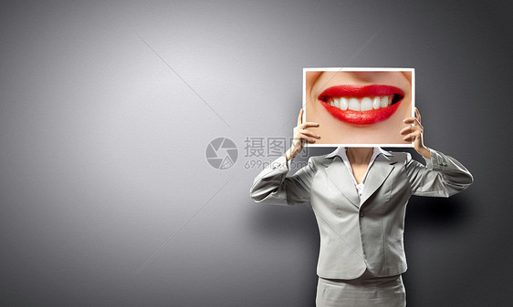女人展示照片目全非的女商人着嘴唇的大照片图片