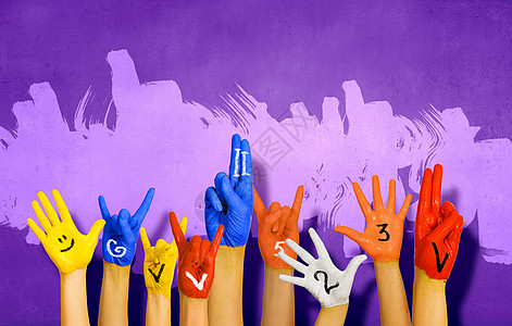 人类的手五颜六色的油漆中符号图片