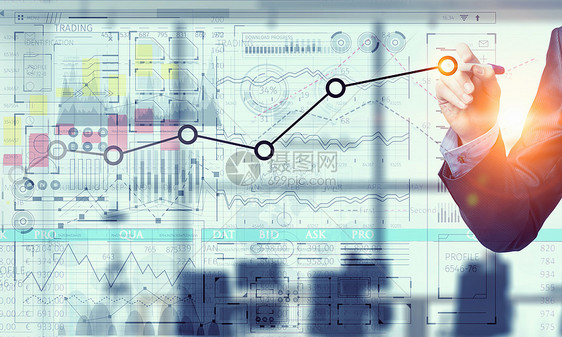商业创新技术商人手绘媒体屏幕上的增长图图片