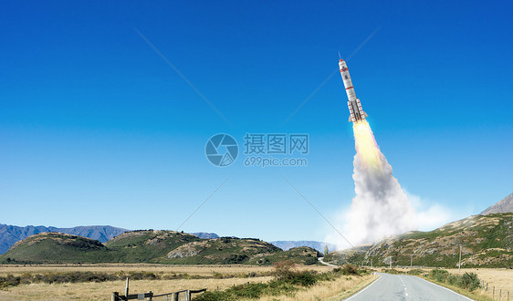 火箭太空飞船用蓝天上高高飞图片