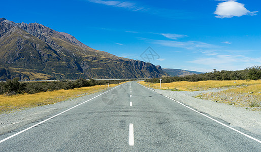 风景如画新西兰阿尔卑斯山道路的自然景观图片