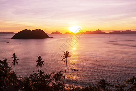 令人惊叹的海景海湾山区岛屿,巴拉望,菲律宾图片