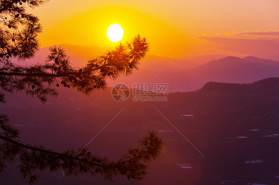 土耳其山脉美丽的自然景观荔枝路徒步旅行者中很名图片