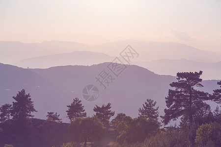 土耳其山脉美丽的自然景观荔枝路徒步旅行者中很名图片