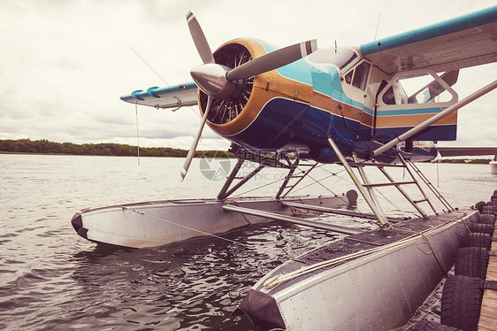 阿拉斯加的水上飞机图片