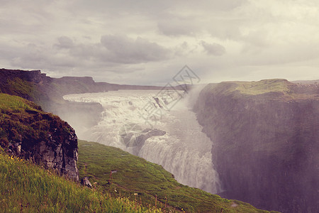 冰岛戏剧的景观与瀑布图片