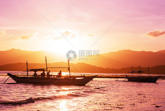 传统的船海上,巴拉望岛,图片