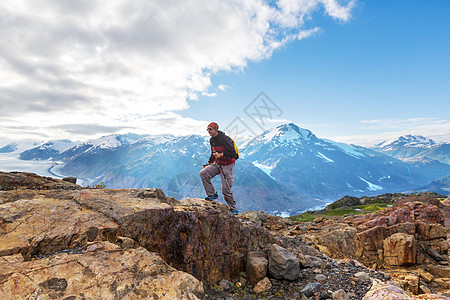 加大山区徒步旅行的人徒步旅行北美最受欢迎的娱乐活动活动很多风景如画的小径图片