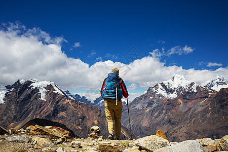 秘鲁科迪勒拉山的徒步旅行场景图片