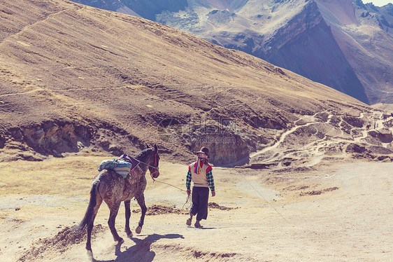 秘鲁库斯科地区长春卡的正宗导游服务蒙大纳德西特科洛雷斯,彩虹山图片