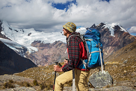 秘鲁科迪勒拉山的徒步旅行场景图片