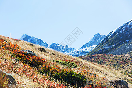 土耳其黑海地区卡卡尔山的秋季季节美丽的山脉景观图片