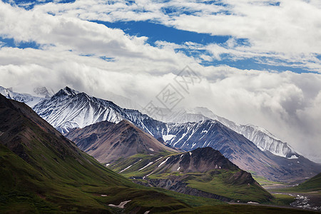 夏天阿拉斯加风景如画的山脉积雪覆盖的地块,冰川岩石峰图片