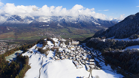 阿尔卑斯山脉瑞士冬季时鸟瞰图片