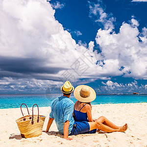 夫妇马赛尔的热带海滩放松背景图片