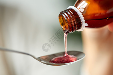 保健治疗药物瓶药物解热糖浆勺子图片
