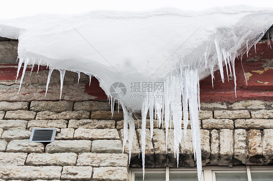 季节,住房冬季冰柱雪挂建筑屋顶图片