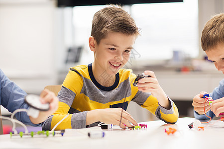 教育,儿童,技术,科学人的快乐男孩建筑机器人学校课程图片