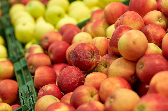 水果,收获,食物销售成熟苹果杂货店市场杂货店市场上成熟的苹果图片